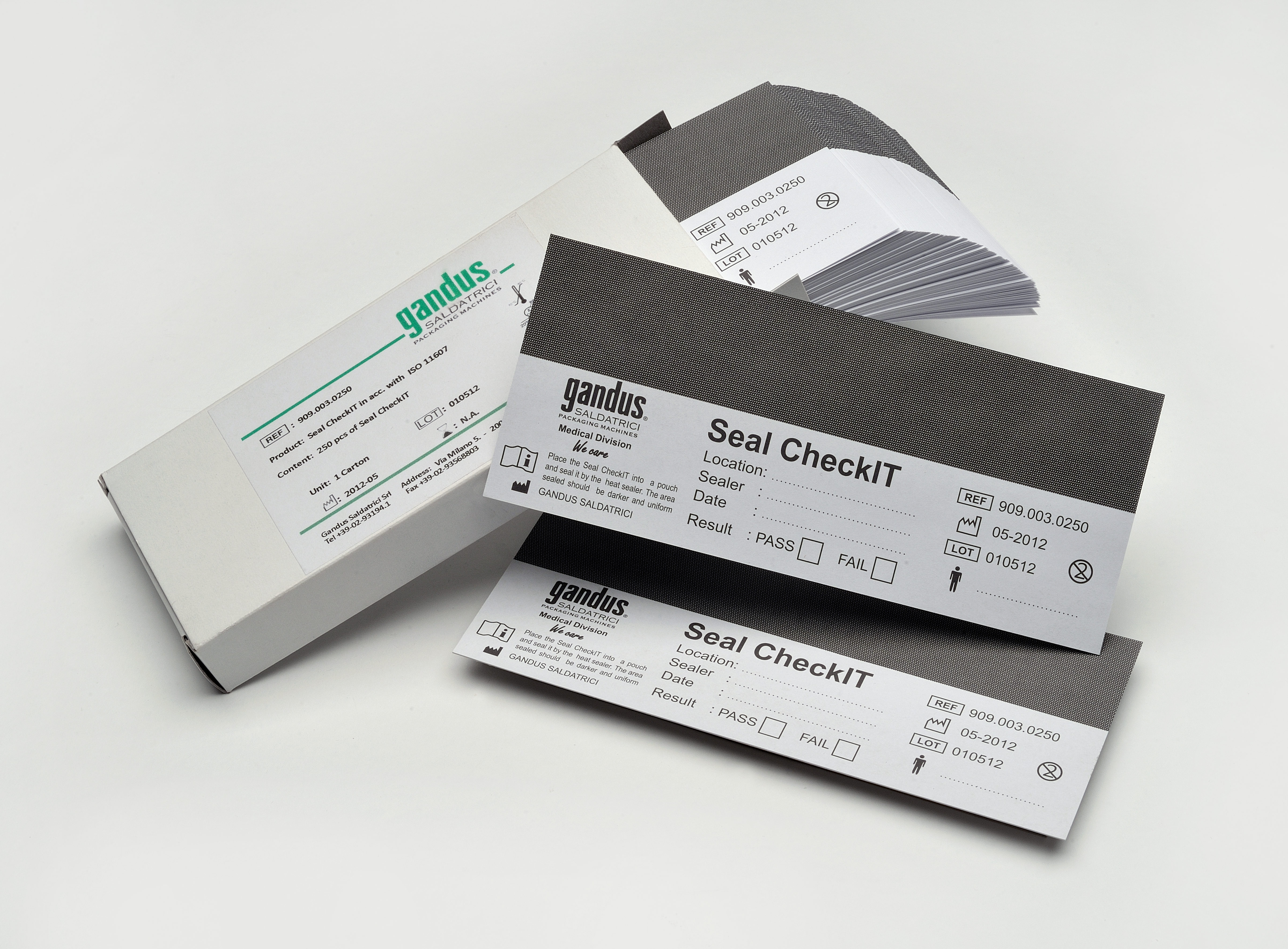 Seal integrity pouch sealing test strips